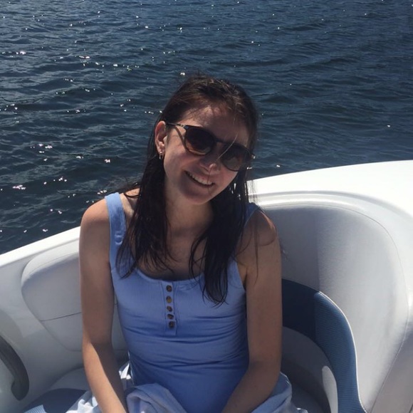 Meet your Posher, Hannah - Picture 1 of 1